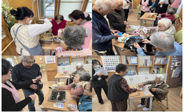 우리 센터에서는 어르신의 일상생활 수행 능력 및 사회성 유지를 위해 4분기 사회적응훈련(시장 체험)을 실시하였습니다.시장 체험을 통해 센터 어르신들의 인지 기능 유지 도모, 사회성 향상, 가족들을 위해 시장에서 물건을 샀던 즐거운 시간을 기억 해 보는&nbsp;긍정적인 회상 시간 및 정서적으로 안정되는 시간이 되었습니다.프로그램에 즐겁게 참여 해 주신 어르신들 감사합니다.♥▣ 내용 : 2025년 4분기 사회적응훈련(시장 체험)▣ 일시 : 2025. 11.21(금) 14:00~15:00▣&nbsp; 장소 : 센터 1층 프로그램실